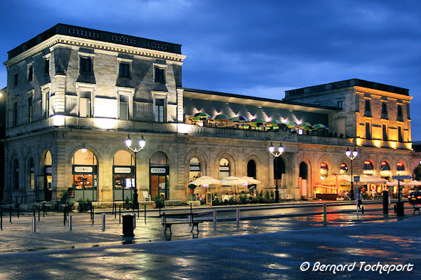 L'ancienne gare d'Orléans de nuit après sa rénovation | 33-bordeaux.com