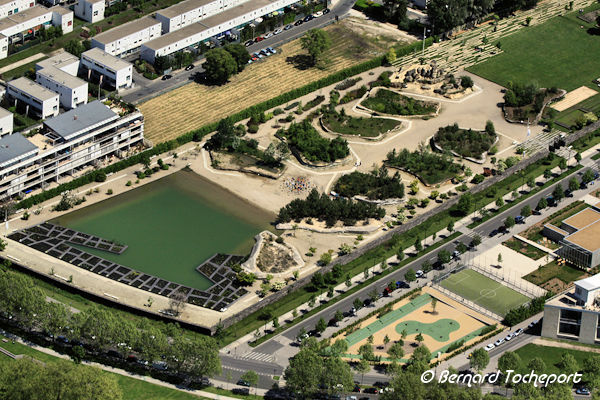 Photo aérienne du jardin botanique de Bordeaux Bastide | 33-bordeaux.com