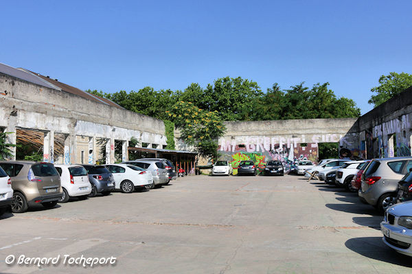 Darwin Bordeaux parkings auto dans l'ancienne friche | Photo 33-bordeaux.com