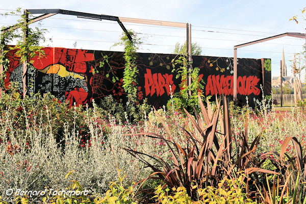 Graff et street art pour annoncer le Parc aux Angéliques  | Photo 33-bordeaux.com