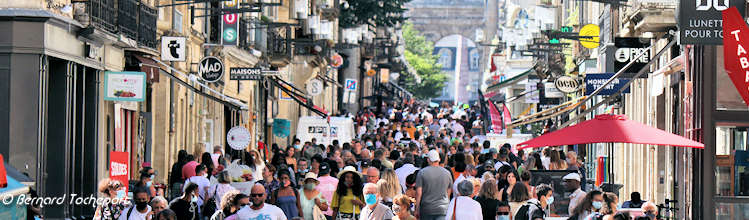 Foule rue Sainte Catherine à Bordeaux | Photo Bernard Tocheport