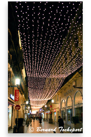 Bordeaux un ancien éclairage de Noël rue Sainte Catherine | Photo 33-bordeaux.com