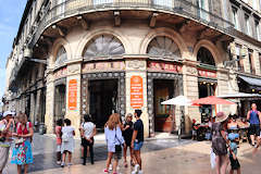 Bordeaux rue Sainte Catherine entrée de la Galerie Bordelaise | Photo Bernard Tocheport