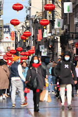 Bordeaux passants rue Sainte Catherine pendant le nouvel an Chinois | Photo Bernard Tocheport