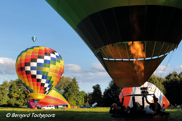 Saint Emilion, bruleur d'une montgolfière en action | Photo Bernard Tocheport