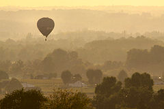 Saint Emilion montgolfière au coucher du soleil