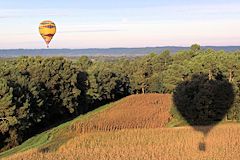 Saint Emilion : duo de montgolfières