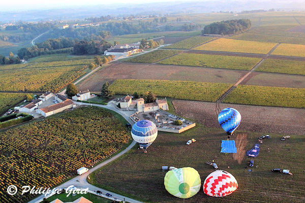 2018 Montgolfiades de Saint Emilion - Survol du terrain de décolage | Photo Philippe GIRET