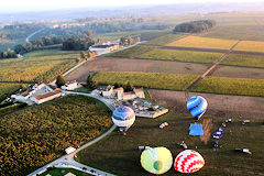 2018 Montgolfiades de Saint Emilion - Survol du terrain de décolage | Photo Philippe GIRET