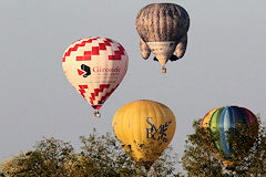 2018 Montgolfiades de Saint Emilion - Décollage de 4 montgolfières  | Photo Philippe GIRET