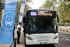 Bordeaux Heuliez Bus électrique au départ des Quinconces | photo Bernard Tocheport