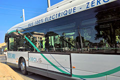 Bordeaux Heuliez Bus électrique place Stalingrad | photo Bernard Tocheport