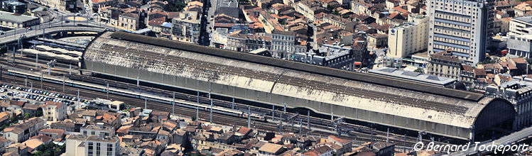 Vue aérienne de la grande halle Gare Saint Jean avant sa rénovation