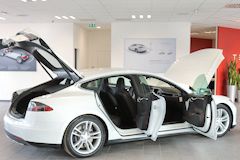 TESLA Model S au showroom de Mérignac | photo 33-bordeaux.com
