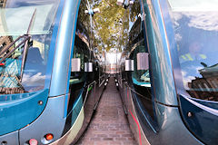 Repères en polystyrene sur les rames d'essai Tram D de Bordeaux | Photo Bernard Tocheport