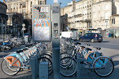 Station VCUB : les vélos en libre service de Bordeaux Métropole  | 33-bordeaux.com