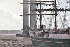 Voilier Alexander Von Humbolt 2 sous la pluie à Bordeaux | Photo Bernard Tocheport