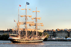 Belem 3 mâts barque arrivant à Bordeaux | Photo Bernard Tocheport