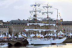 Le Cuauhtemoc 3 mâts barque du Mexique à Bordeaux | Photo Bernard Tocheporty à Bordeaux | Photo Bernard Tocheport