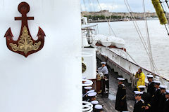 Bordeaux sur le pont du Cuauhtemoc 3 mâts barque du Mexique | Photo Bernard Tocheport