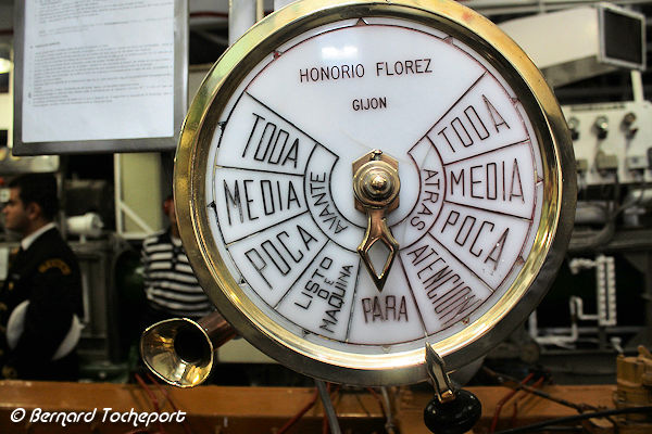 Equipement dans la salle des machines du Cuauhtemoc | Photo Bernard Tocheport