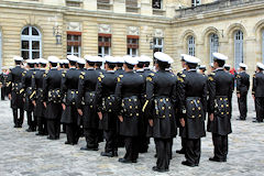 L'équipage du Cuauhtemoc dans la cour de la mairie de Bordeaux | Photo Bernard Tocheport