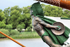 L'empereur Aztèque Cuauhtemoc figure de proue du 3 mâts mexicain à Bordeaux | Photo Bernard Tocheport