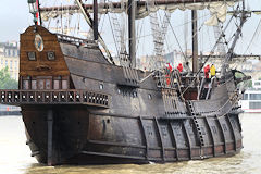 Coque en bois caractéristique du bateau El Galéon à Bordeaux | Photo Bernard Tocheport