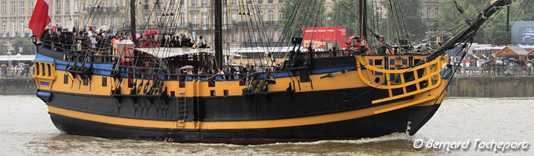 Bordeaux frégate Etoile du Roy sur la Garonne | Photo Bernard Tocheport