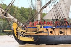 Equipage de l'Hermione sur le pont pour le départ de Bordeaux -  photo 33-bordeaux.com