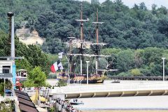 Attendue par le public, l'Hermione fait son entrée à Bordeaux | Photo Bernard Tocheport