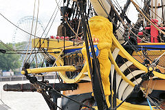 Le lion, figure de proue de l'Hermione à Bordeaux | Photo Bernard Tocheport