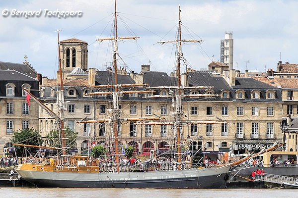 Kaskelot trois mâts barque au ponton d'honneur à Bordeaux | Photo Bernard Tocheport