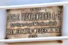 Plaque identifiant le chantier et le lieu de construction du Kruzenshtern | Photo Bernard Tocheport