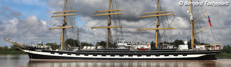 Voilier Kruzenshtern arrivant à Bordeaux en 2019 | Photo Bernard Tocheport