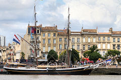 Morgenster Brick des Pays Bas et façades des quais de  Bordeaux | Photo Bernard Tocheport