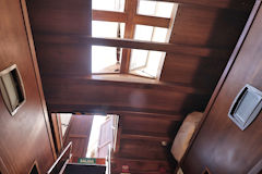 Intérieur bois du voilier Pascual Flores | Photo Bernard Tocheport