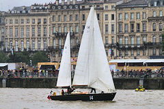 Pen Duick II sur la Garonne à Bordeaux | Photo Bernard Tocheport