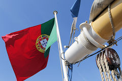 Drapeau Portugais flottant sur le Santa Maria Manuela | Photo Bernard Tocheport