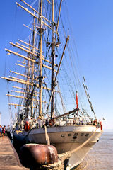 Poupe du 4 mâts Russe SEDOV à Pauillac | Photo Bernard Tocheport