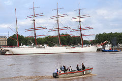 Manoeuvres du SEDOV arrivant à Bordeaux Fête le Fleuve 2019 | Photo Bernard Tocheport