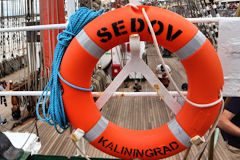 Bordeaux bouée du 4 mâts Sedov port d'attache Kaliningrad | Photo Bernard Tocheport