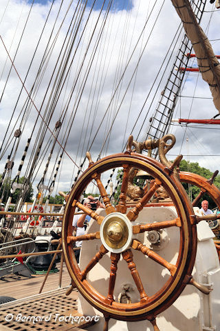 Barre du grand voilier Sedov aux quais de Bordeaux | Photo Bernard Tocheport