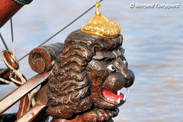 Lion couronné en figure de proue du Shtandart frégate Russe à Bordeaux | Photo Bernard Tocheport