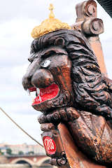 Figure de proue du Shtandart devant le pont de pierre à Bordeaux | Photo Bernard Tocheport