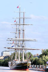 Le Stad Amsterdam au ponton d'honneur à Bordeaux | Photo Bernard Tocheport