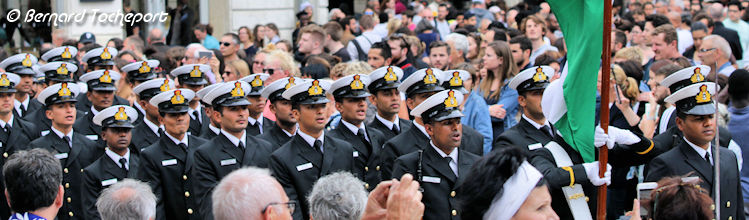 Parade de l'équipage du Tarangini à Bordeaux