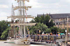 Le 3 mâts Indien Tarangini au ponton d'honneur de Bordeaux  | Photo Bernard Tocheport