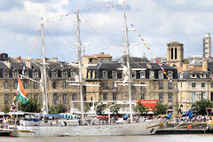 Le 3 mâts Indien Tarangini au ponton d'honneur à Bordeaux | Photo Bernard Tocheport