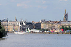 Le 3 mâts Indien Tarangini naviguant sur la Garonne à Bordeaux | Photo Bernard Tocheport